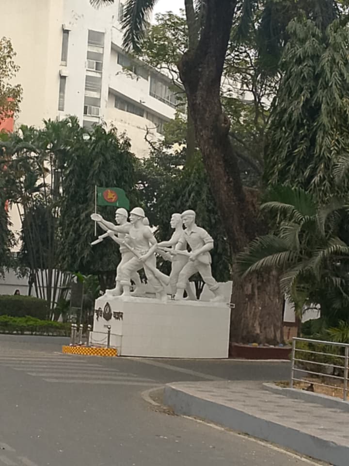Liberation War statue at BGB Headquarters, Pilkhana, Dhaka.